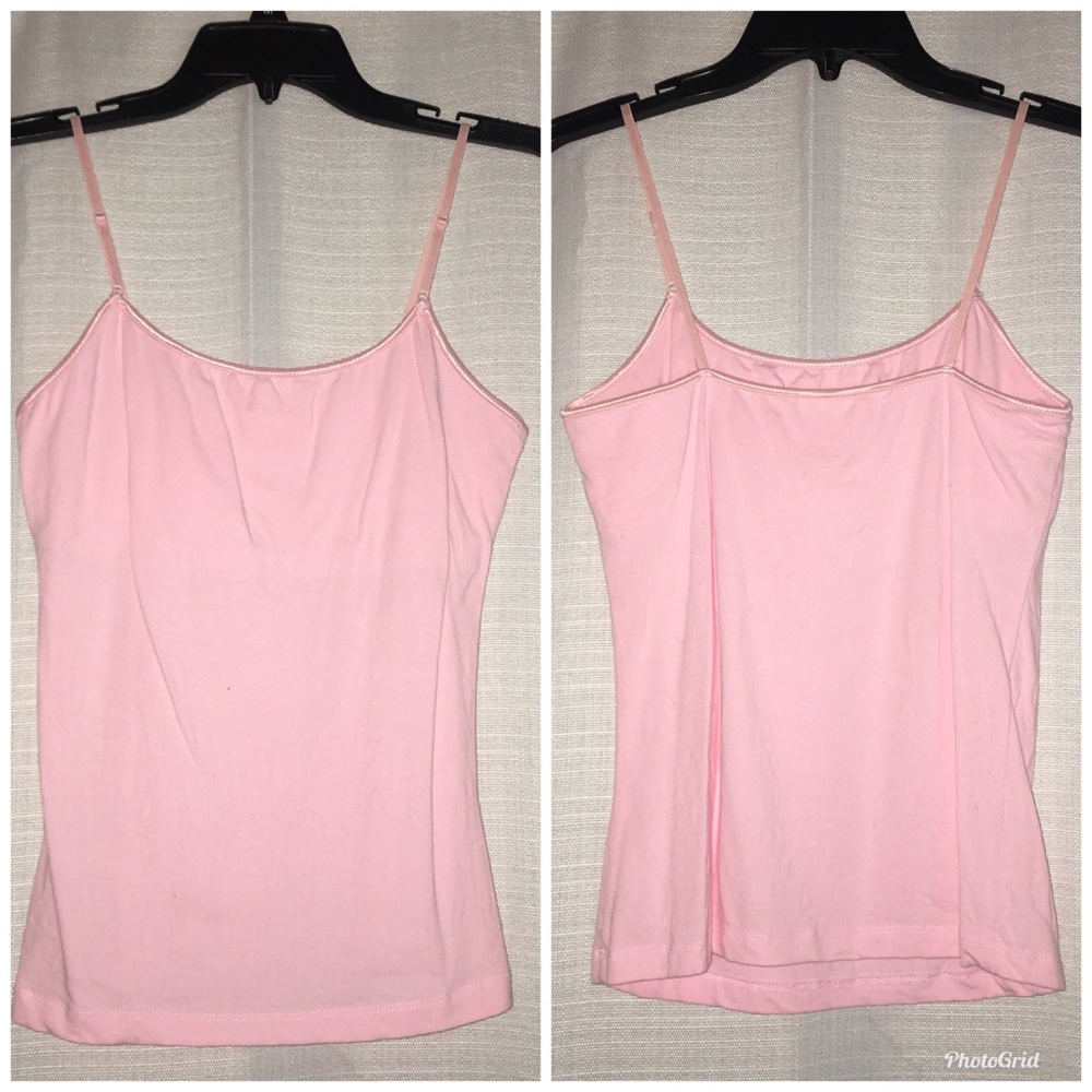 ✨A PACK OF 6 DIFFERENT COLOR TANK TOPS✨